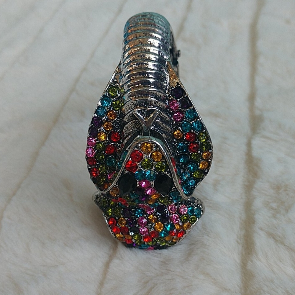 Rhinestone cobra head bracelet - Picture 2 of 4
